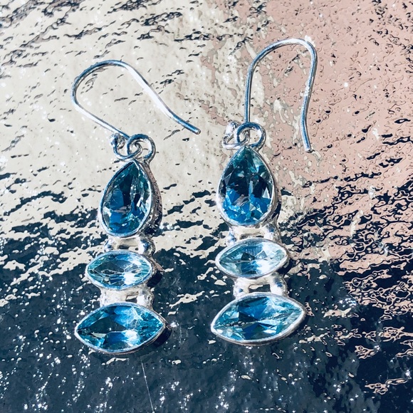 Genuine blue topaz Sterling dangle earring pierced - Picture 1 of 8
